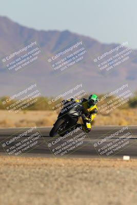 media/Dec-09-2023-SoCal Trackdays (Sat) [[76a8ac2686]]/Turn 15 Set 1 (230pm)/